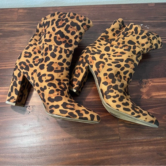 BEBE Women’s Leopard print Slouch Booties Size 7.5 - Picture 2 of 11